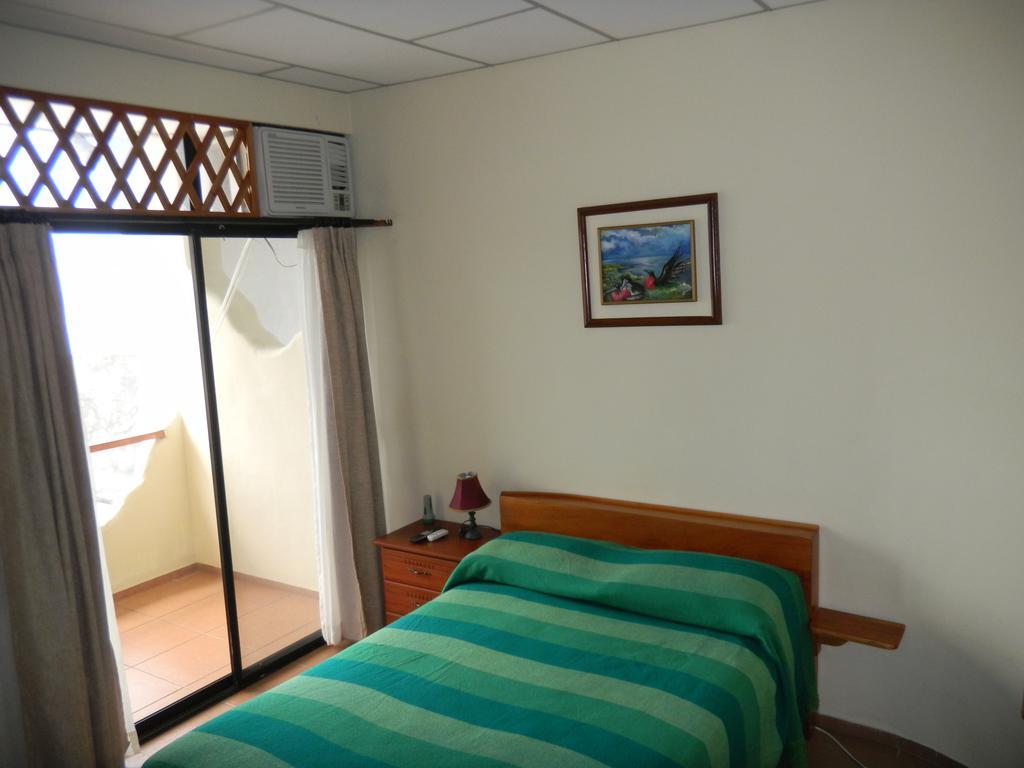 Hostal Baltra Puerto Ayora  Room photo