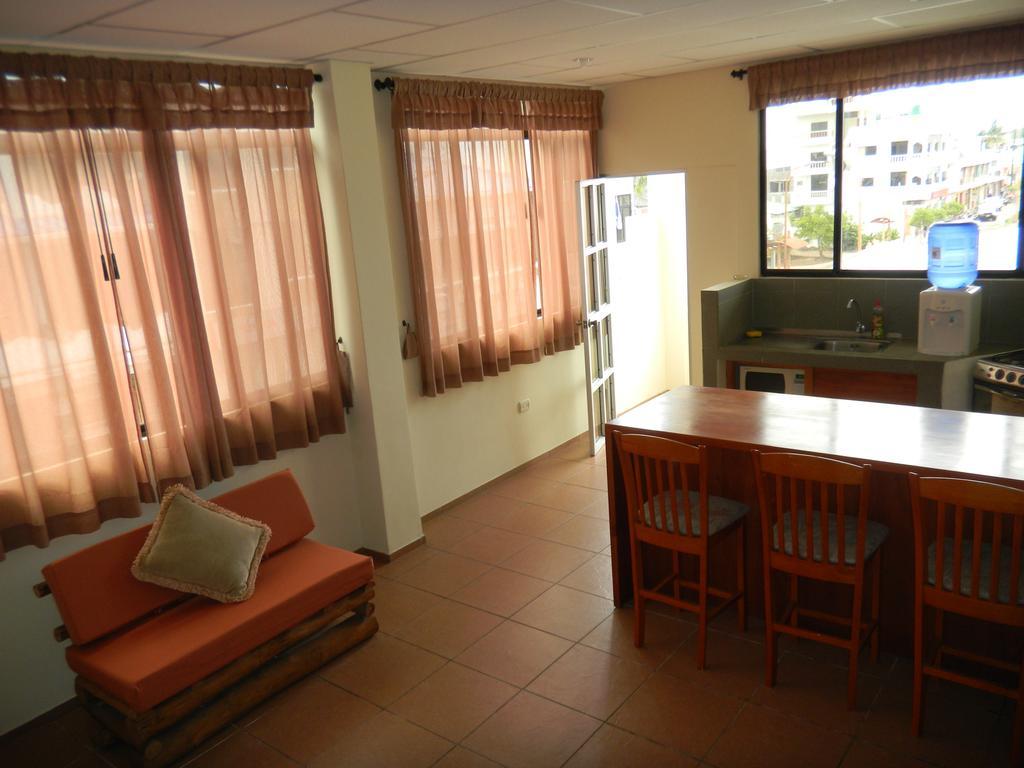 Hostal Baltra Puerto Ayora  Room photo
