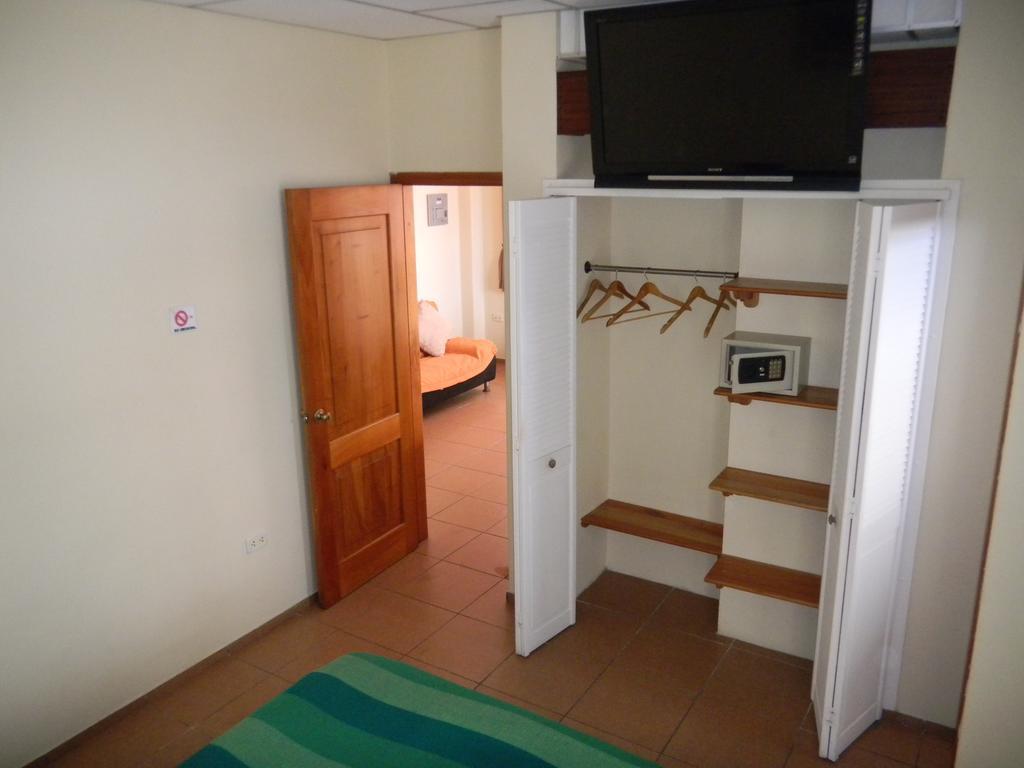 Hostal Baltra Puerto Ayora  Room photo