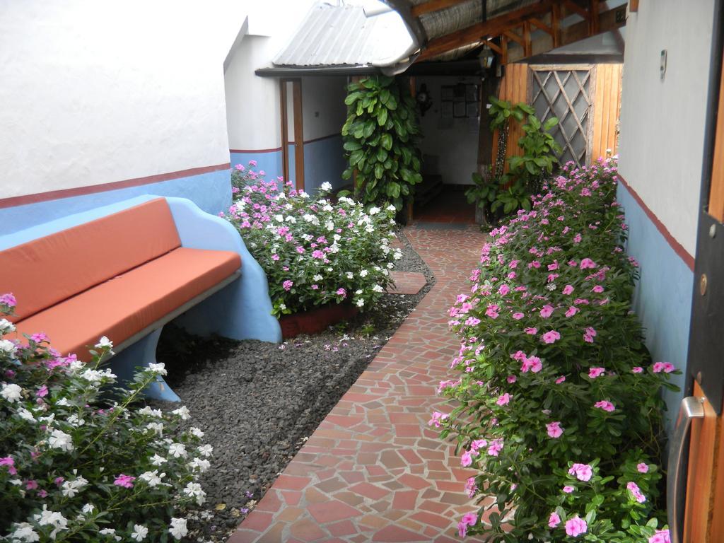 Hostal Baltra Puerto Ayora  Exterior photo